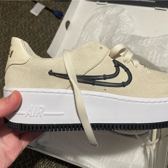 NWOT Nike Air force 1 sage low lx ci3482-200 beige - Picture 4 of 5
